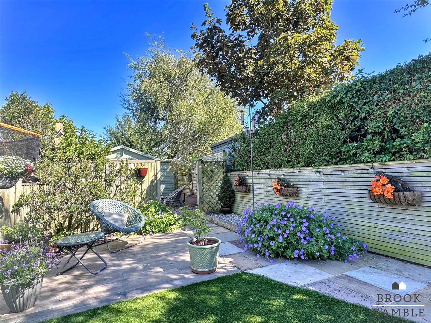 4 Bedroom Bungalow. Broad Road in Eastbourne, East Sussex 18